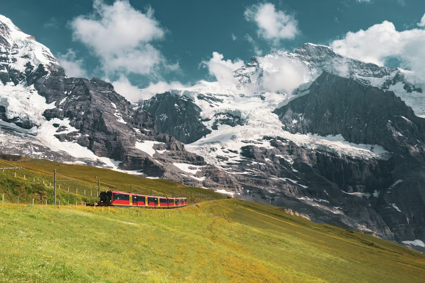 vista de glaciares y montañas en Jungfraujoch en los Alpes suizos